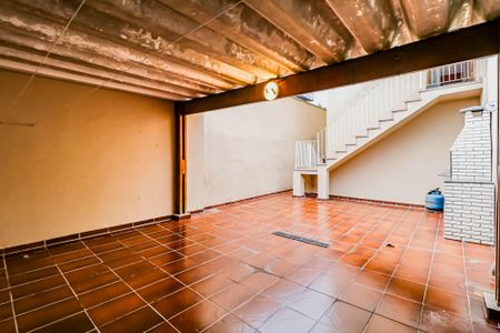 Casa à venda com 593m², 3 quartos e 5 vagas Casa à venda com 593m², 3 quartos e 5 vagasQuintal