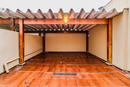 Casa à venda com 593m², 3 quartos e 5 vagas Casa à venda com 593m², 3 quartos e 5 vagasQuintal