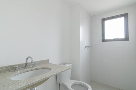 Apartamento à venda com 81m², 2 quartos e 2 vagasBanheiro da Suíte