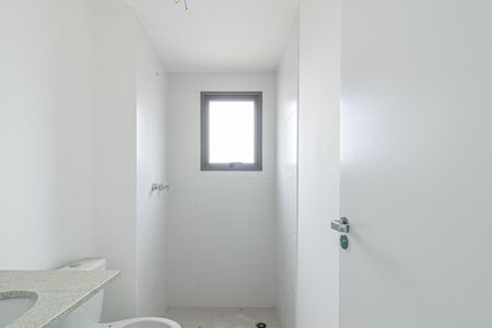 Apartamento à venda com 81m², 2 quartos e 2 vagasBanheiro da Suíte