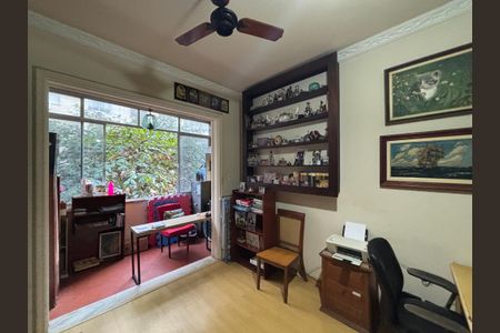 Apartamento à venda com 130m², 4 quartos e sem vagaQuarto 1