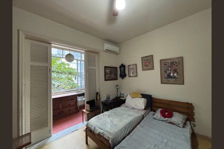 Apartamento à venda com 130m², 4 quartos e sem vagaQuarto 2