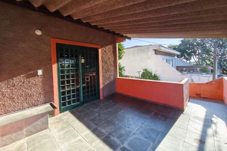 Casa à venda com 250m², 4 quartos e 2 vagas Casa à venda com 250m², 4 quartos e 2 vagasQuintal