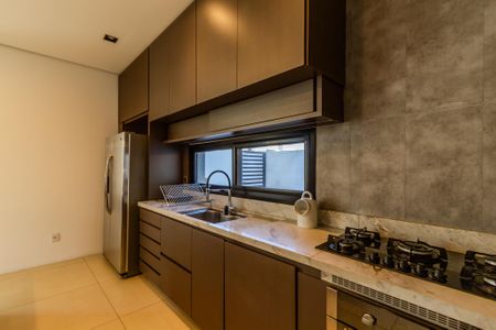 Casa de condomínio para alugar com 344m², 4 quartos e 4 vagasCozinha