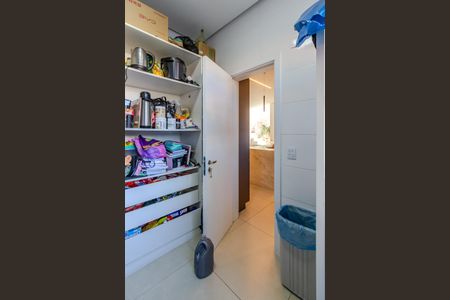 Casa de condomínio para alugar com 344m², 4 quartos e 4 vagasÁrea de Serviço