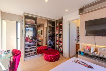 Casa de condomínio para alugar com 344m², 4 quartos e 4 vagasSuíte 3