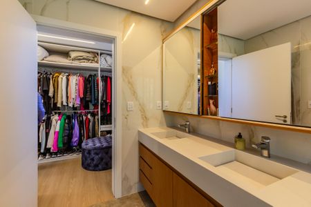 Casa de condomínio para alugar com 344m², 4 quartos e 4 vagasBanheiro da Suíte 4