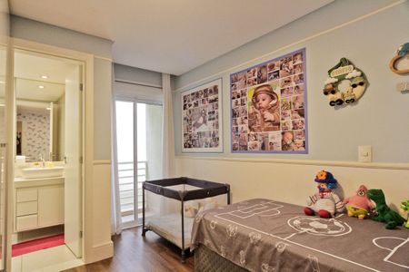 Casa à venda com 240m², 3 quartos e 2 vagasSuíte 2