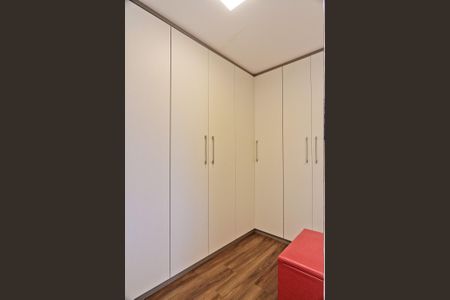 Casa à venda com 240m², 3 quartos e 2 vagasSuíte 1