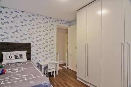 Casa à venda com 240m², 3 quartos e 2 vagasSuíte 2