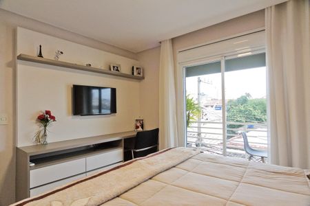 Casa à venda com 240m², 3 quartos e 2 vagasSuíte 1