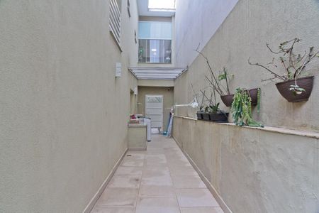 Casa à venda com 240m², 3 quartos e 2 vagasÁrea Externa