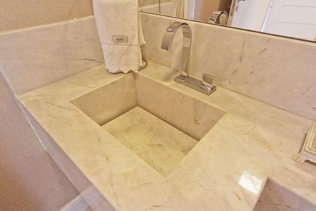 Casa à venda com 240m², 3 quartos e 2 vagasLavabo