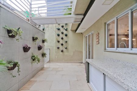 Casa à venda com 240m², 3 quartos e 2 vagasÁrea Externa
