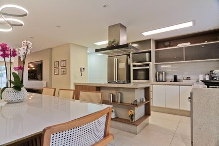 Casa à venda com 240m², 3 quartos e 2 vagasCozinha