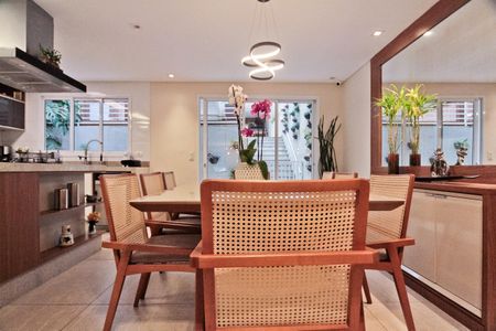 Casa à venda com 240m², 3 quartos e 2 vagasCozinha