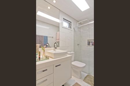 Casa à venda com 240m², 3 quartos e 2 vagasBanheiro da Suíte 1