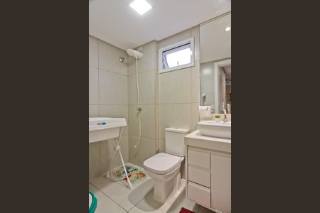 Casa à venda com 240m², 3 quartos e 2 vagasBanheiro da Suíte 2