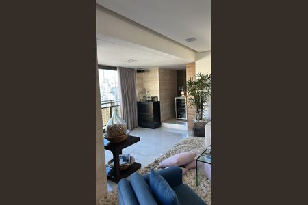 Apartamento à venda com 220m², 4 quartos e 4 vagasSala