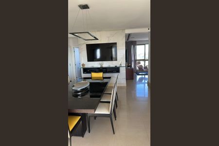 Apartamento à venda com 220m², 4 quartos e 4 vagasSala