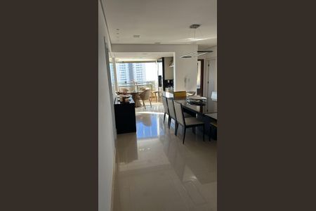 Apartamento à venda com 220m², 4 quartos e 4 vagasSala