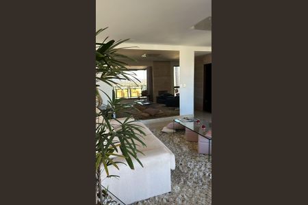 Apartamento à venda com 220m², 4 quartos e 4 vagasSala