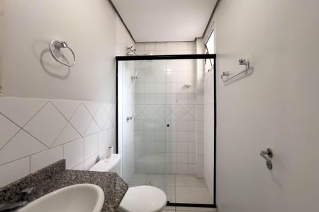 Casa de condomínio à venda com 117m², 2 quartos e 1 vaga Casa de condomínio à venda com 117m², 2 quartos e 1 vagaBanheiro da Suíte 2