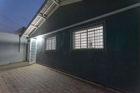 Fachada de casa para alugar com 3 quartos, 250m² em Vila Carminha, Campinas