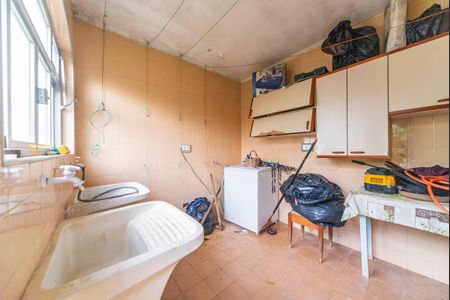 Casa à venda com 385m², 4 quartos e 3 vagas Casa à venda com 385m², 4 quartos e 3 vagasÁrea de Serviço