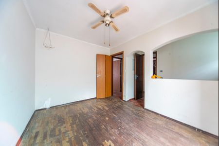 Casa à venda com 385m², 4 quartos e 3 vagas Casa à venda com 385m², 4 quartos e 3 vagasSala de TV