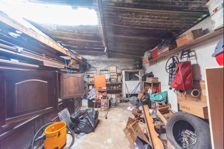 Casa à venda com 385m², 4 quartos e 3 vagas Casa à venda com 385m², 4 quartos e 3 vagasDepósito