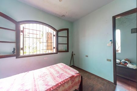 Casa à venda com 385m², 4 quartos e 3 vagas Casa à venda com 385m², 4 quartos e 3 vagasQuarto 1