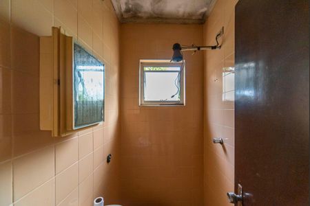 Casa à venda com 385m², 4 quartos e 3 vagas Casa à venda com 385m², 4 quartos e 3 vagasBanheiro de serviço