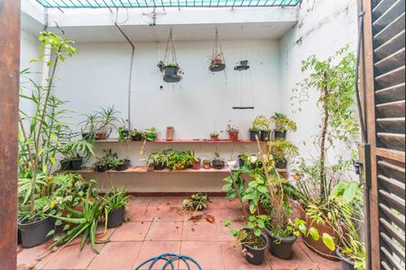 Casa à venda com 385m², 4 quartos e 3 vagas Casa à venda com 385m², 4 quartos e 3 vagasJardim de inverno