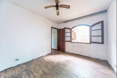 Casa à venda com 385m², 4 quartos e 3 vagas Casa à venda com 385m², 4 quartos e 3 vagasQuarto 3