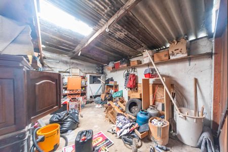 Casa à venda com 385m², 4 quartos e 3 vagas Casa à venda com 385m², 4 quartos e 3 vagasDepósito