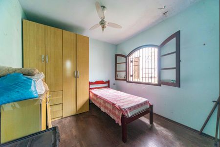 Casa à venda com 385m², 4 quartos e 3 vagas Casa à venda com 385m², 4 quartos e 3 vagasQuarto 1