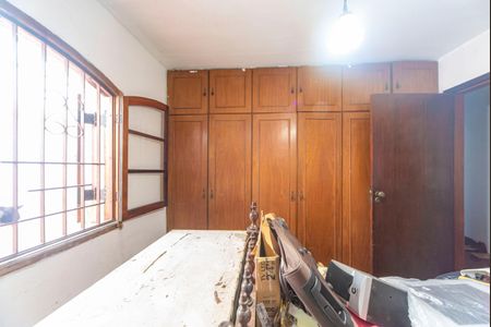 Casa à venda com 385m², 4 quartos e 3 vagas Casa à venda com 385m², 4 quartos e 3 vagasQuarto 2