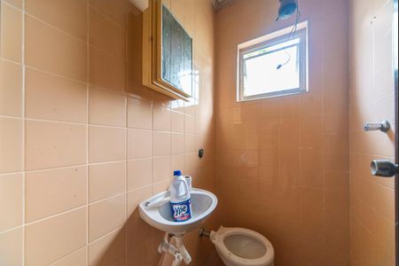 Casa à venda com 385m², 4 quartos e 3 vagas Casa à venda com 385m², 4 quartos e 3 vagasBanheiro de serviço