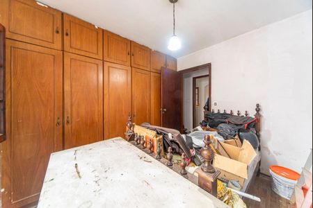 Casa à venda com 385m², 4 quartos e 3 vagas Casa à venda com 385m², 4 quartos e 3 vagasQuarto 2