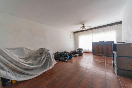 Casa à venda com 385m², 4 quartos e 3 vagas Casa à venda com 385m², 4 quartos e 3 vagasSala