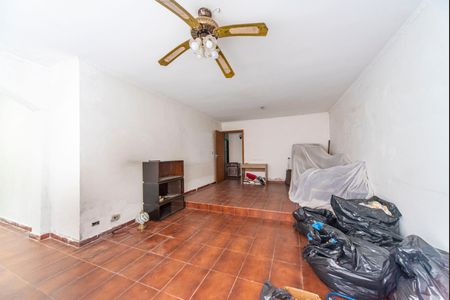 Casa à venda com 385m², 4 quartos e 3 vagas Casa à venda com 385m², 4 quartos e 3 vagasSala