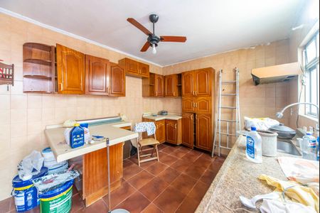 Casa à venda com 385m², 4 quartos e 3 vagas Casa à venda com 385m², 4 quartos e 3 vagasCozinha