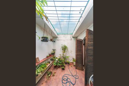 Casa à venda com 385m², 4 quartos e 3 vagas Casa à venda com 385m², 4 quartos e 3 vagasJardim de inverno