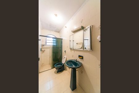 Casa à venda com 385m², 4 quartos e 3 vagas Casa à venda com 385m², 4 quartos e 3 vagasBanheiro Social