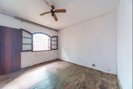 Casa à venda com 385m², 4 quartos e 3 vagas Casa à venda com 385m², 4 quartos e 3 vagasQuarto 3