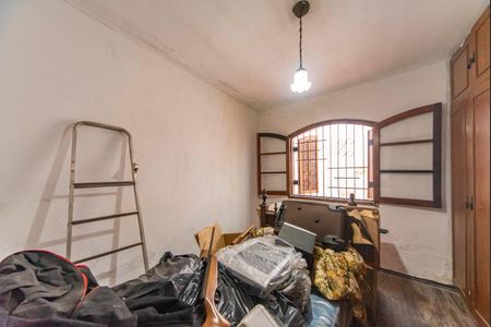 Casa à venda com 385m², 4 quartos e 3 vagas Casa à venda com 385m², 4 quartos e 3 vagasQuarto 2