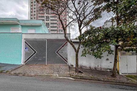 Casa à venda com 385m², 4 quartos e 3 vagas Casa à venda com 385m², 4 quartos e 3 vagasFachada