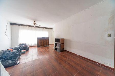 Casa à venda com 385m², 4 quartos e 3 vagas Casa à venda com 385m², 4 quartos e 3 vagasSala