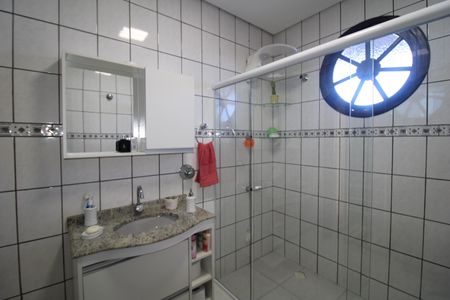 Casa à venda com 120m², 4 quartos e 4 vagasCasa 2 - Banheiro Suíte